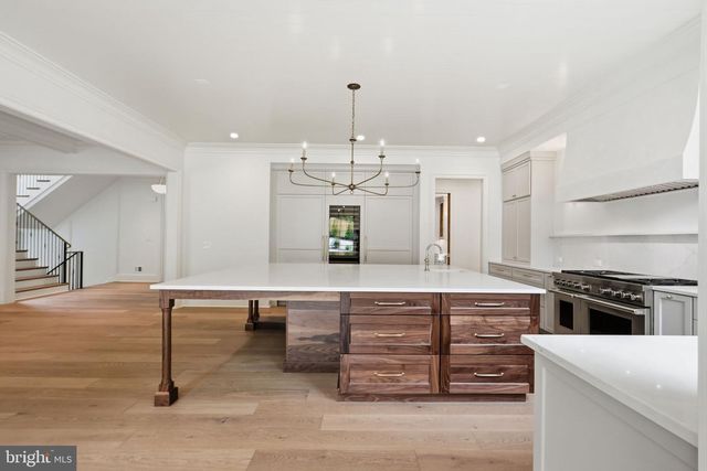 6008 OAKDALE RD, Mclean, VA 22101