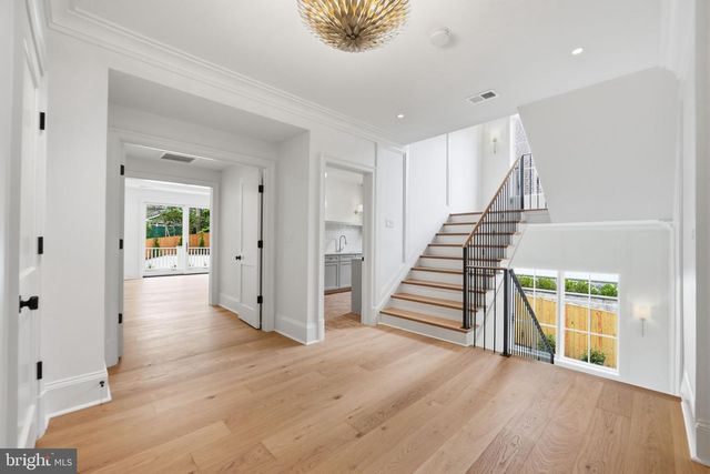 6008 OAKDALE RD, Mclean, VA 22101
