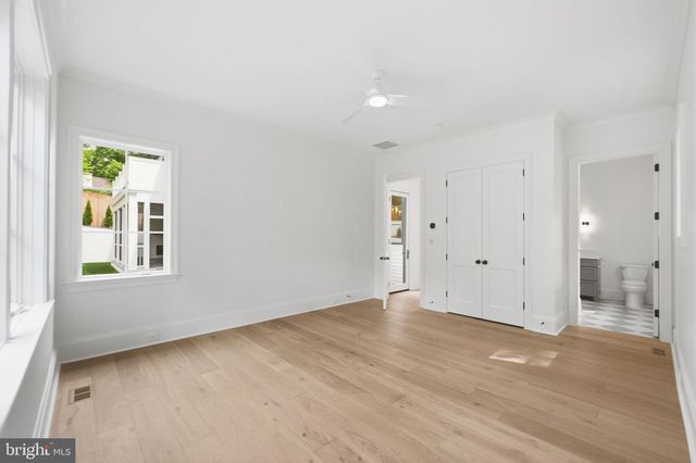 6008 OAKDALE RD, Mclean, VA 22101
