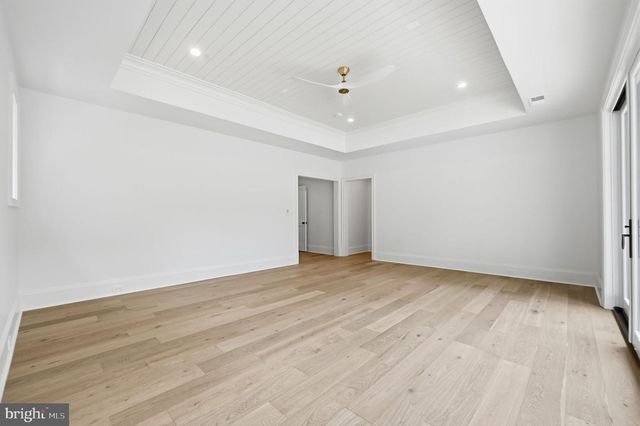 6008 OAKDALE RD, Mclean, VA 22101