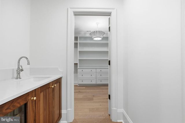6008 OAKDALE RD, Mclean, VA 22101