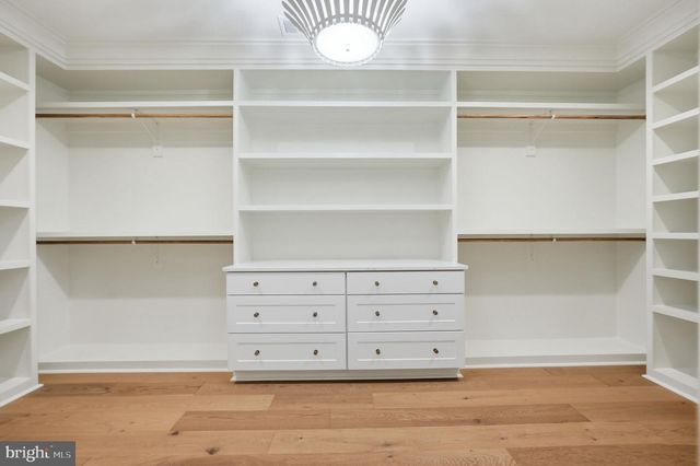 6008 OAKDALE RD, Mclean, VA 22101