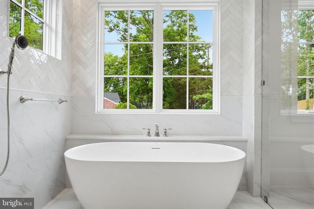 6008 OAKDALE RD, Mclean, VA 22101