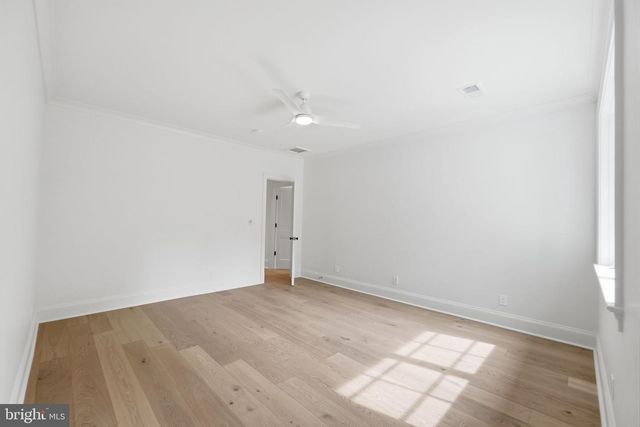 6008 OAKDALE RD, Mclean, VA 22101