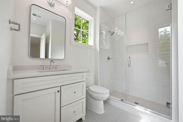6008 OAKDALE RD, Mclean, VA 22101