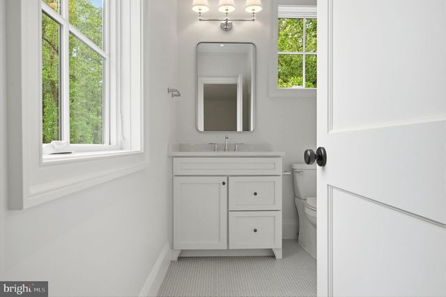 6008 OAKDALE RD, Mclean, VA 22101