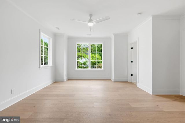 6008 OAKDALE RD, Mclean, VA 22101