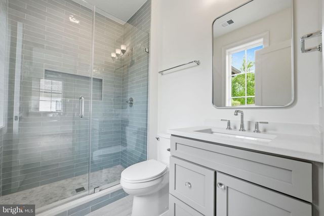 6008 OAKDALE RD, Mclean, VA 22101