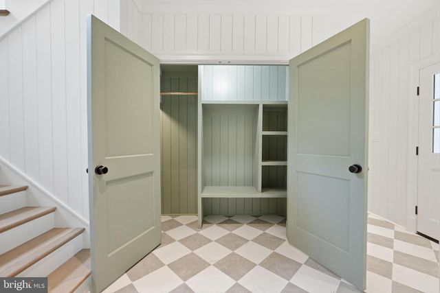 6008 OAKDALE RD, Mclean, VA 22101