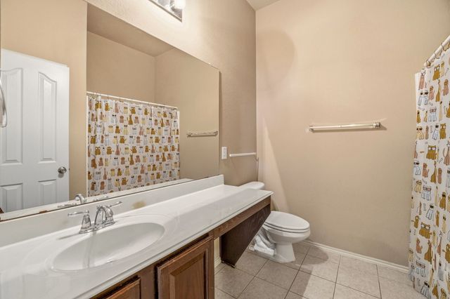 409 Crown Oaks Drive, Fort Worth, TX 76131