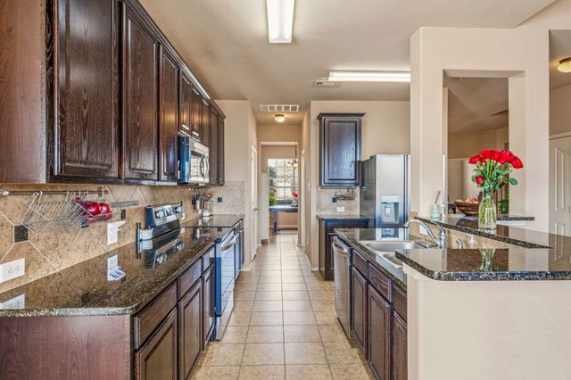 409 Crown Oaks Drive, Fort Worth, TX 76131