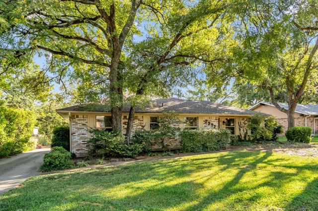 2972 Maydelle Lane, Farmers Branch, TX 75234