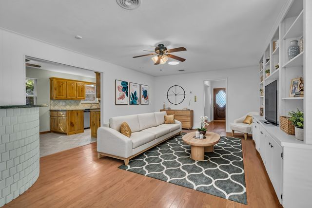 2972 Maydelle Lane, Farmers Branch, TX 75234