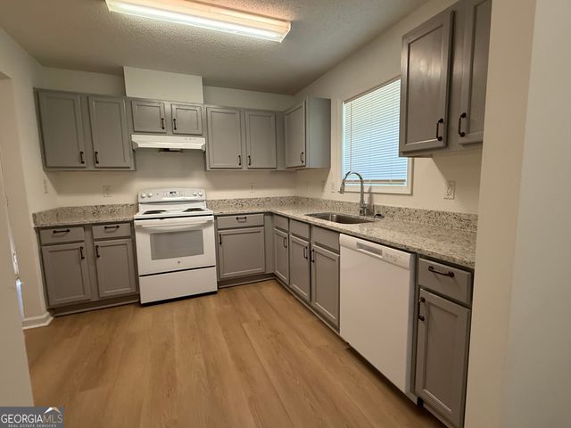 4915 Wolfcreek Vw, College Park, GA 30349