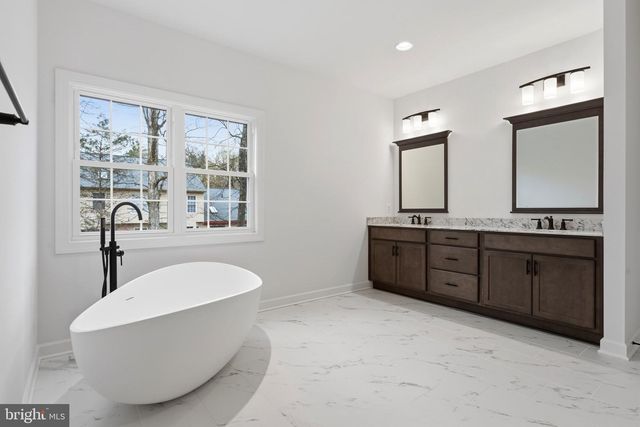 20285 REDROSE DR, Sterling, VA 20165