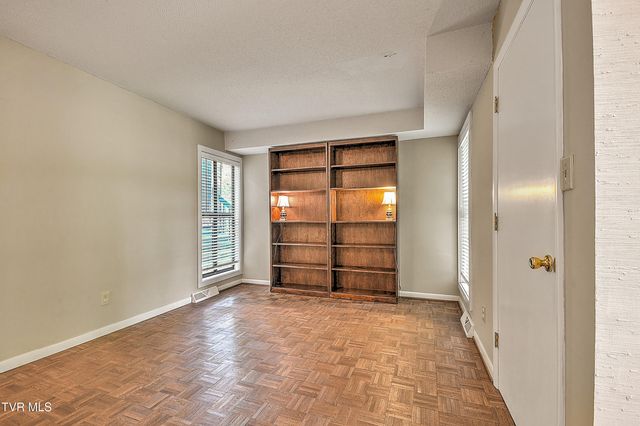 3411 Linkwood Drive, Johnson City, TN 37601