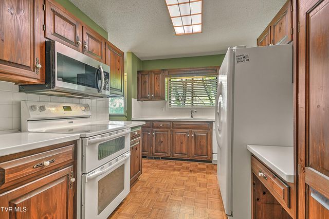 3411 Linkwood Drive, Johnson City, TN 37601