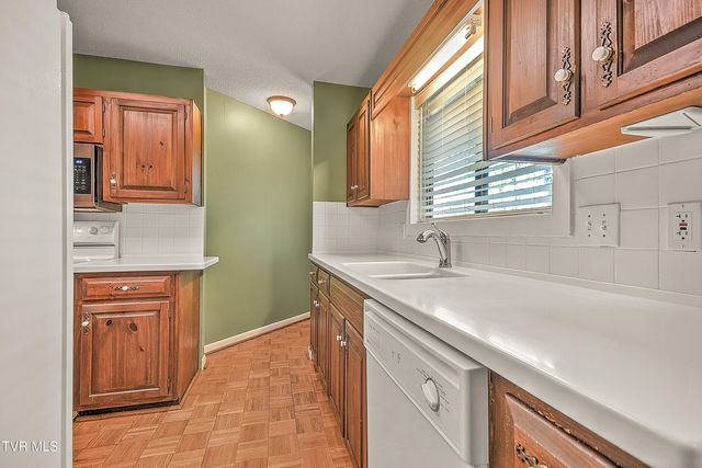 3411 Linkwood Drive, Johnson City, TN 37601