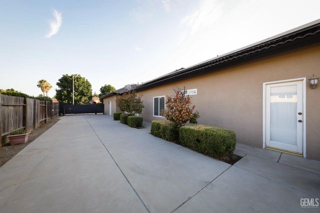 15520 Arabella Avenue, Bakersfield, CA 93314