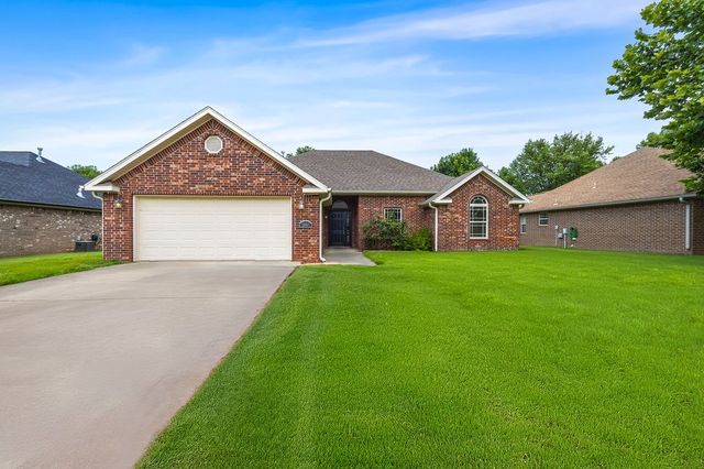 2881 N Bermuda Avenue, Fayetteville, AR 72704