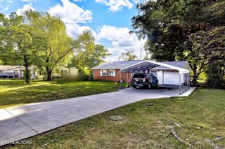 3720 NW Orangewood Rd, Knoxville, TN 37921