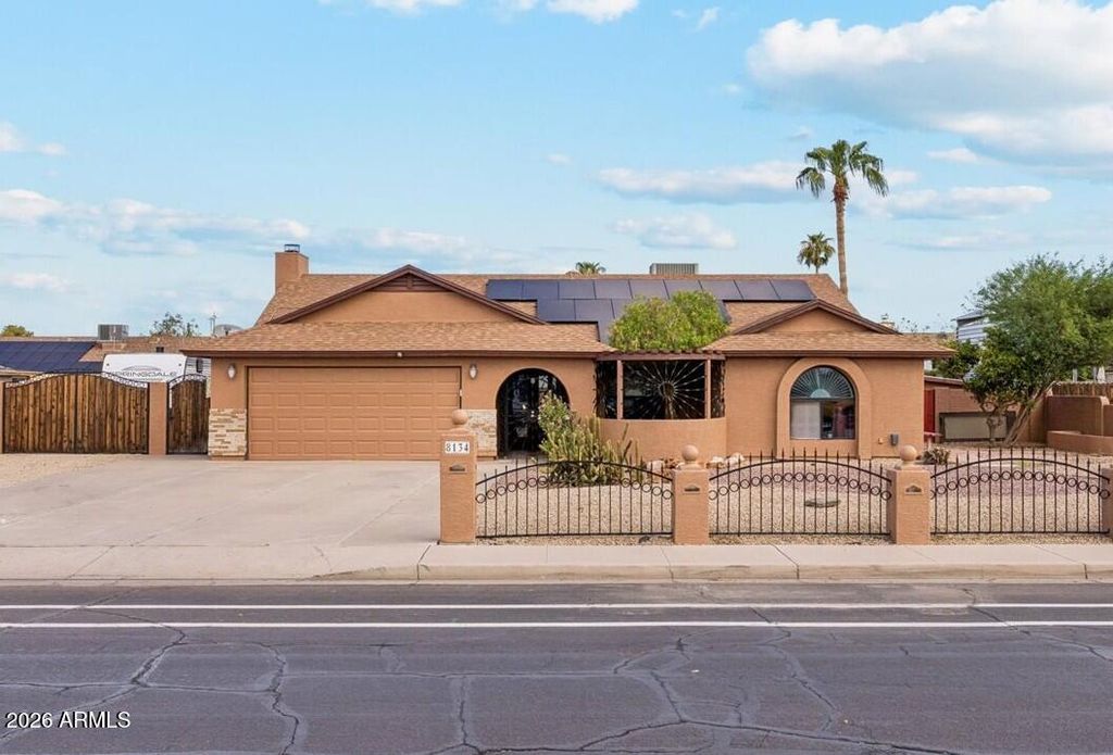 8134 W MARYLAND Avenue, Glendale, AZ 85303 — exterior