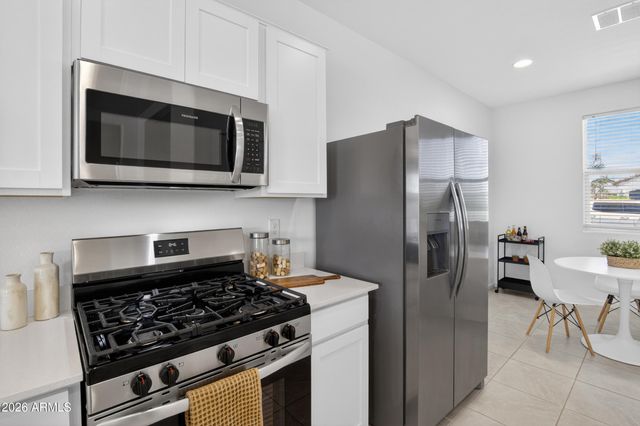 3253 W JUNIPER CANYON Drive, Phoenix, AZ 85083