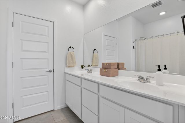 3253 W JUNIPER CANYON Drive, Phoenix, AZ 85083