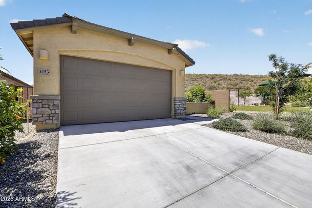 3253 W JUNIPER CANYON Drive, Phoenix, AZ 85083
