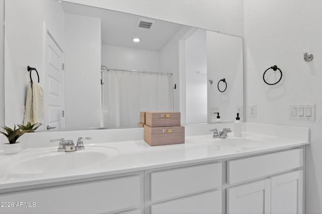 3253 W JUNIPER CANYON Drive, Phoenix, AZ 85083