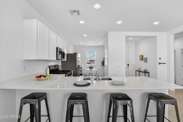 3253 W JUNIPER CANYON Drive, Phoenix, AZ 85083