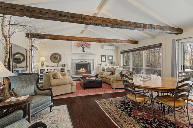 221 Brush Hill Road, Stowe, VT 05672