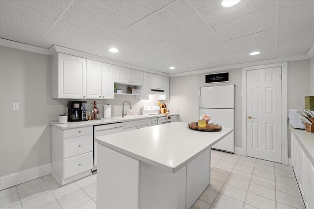 46571 Galway Drive, Novi City, MI 48374