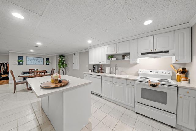 46571 Galway Drive, Novi City, MI 48374