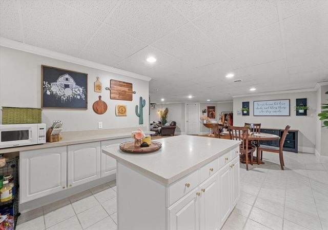 46571 Galway Drive, Novi City, MI 48374