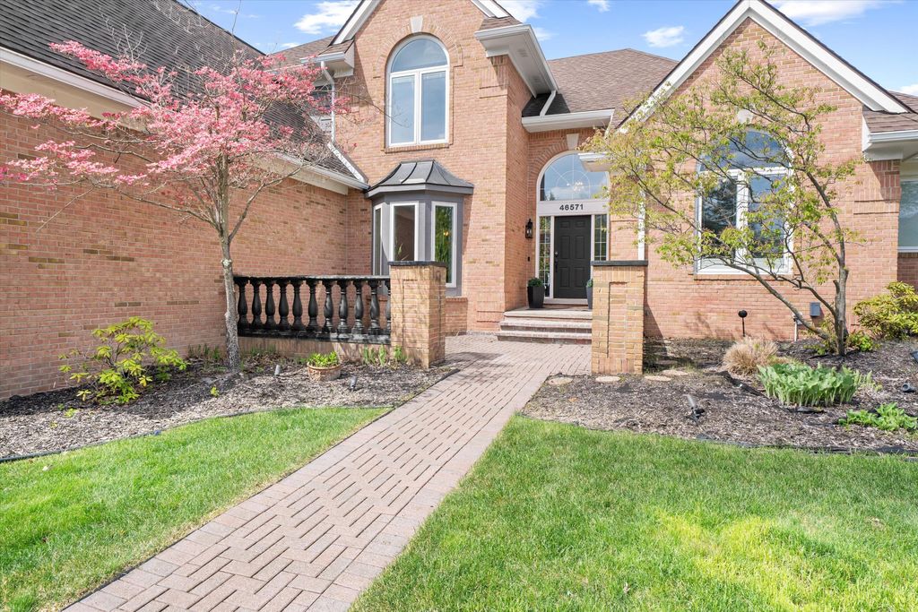 46571 Galway Drive, Novi City, MI 48374