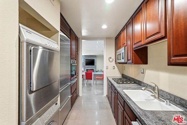1033 Carol Drive T16, West Hollywood, CA 90069