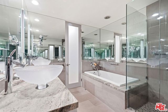 1033 Carol Drive T16, West Hollywood, CA 90069