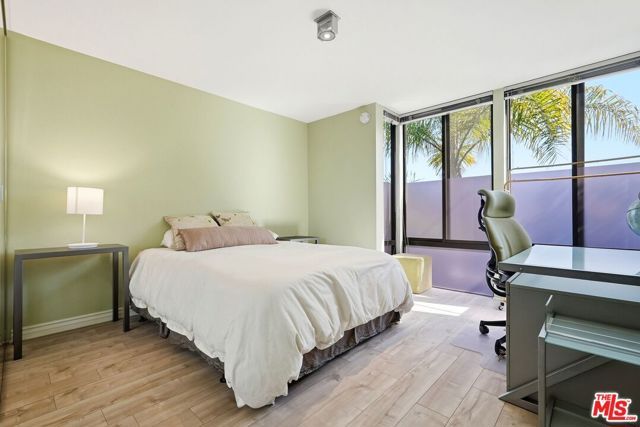 1033 Carol Drive T16, West Hollywood, CA 90069