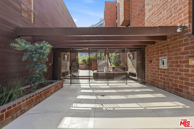 1033 Carol Drive T16, West Hollywood, CA 90069