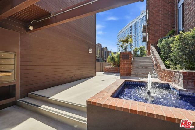 1033 Carol Drive T16, West Hollywood, CA 90069