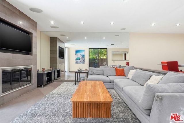 1033 Carol Drive T16, West Hollywood, CA 90069