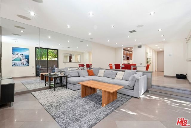 1033 Carol Drive T16, West Hollywood, CA 90069