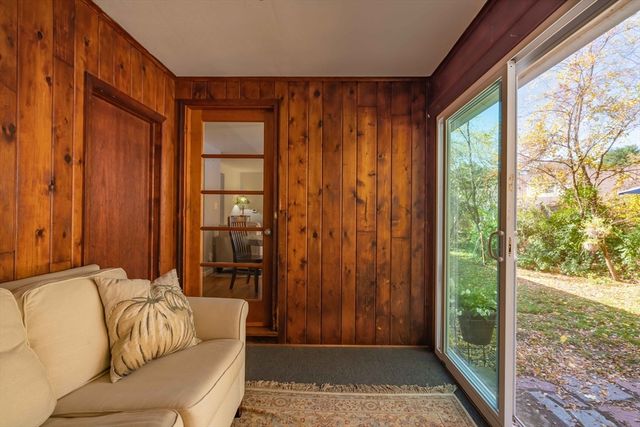 3 Montgomery Ave, Holyoke, MA 01040