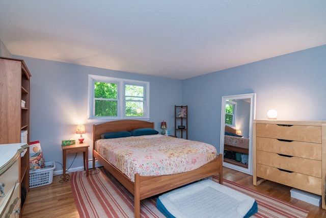 3 Montgomery Ave, Holyoke, MA 01040