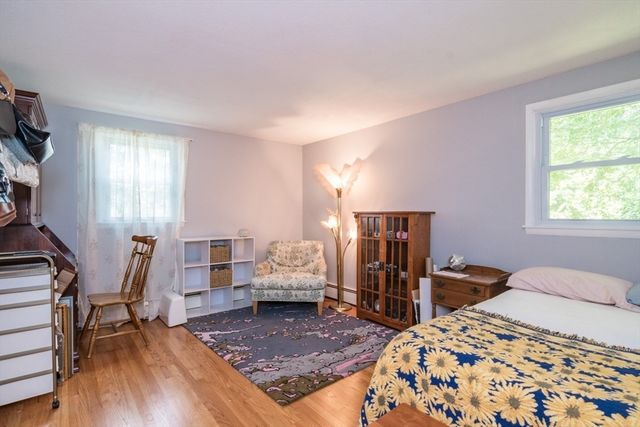 3 Montgomery Ave, Holyoke, MA 01040