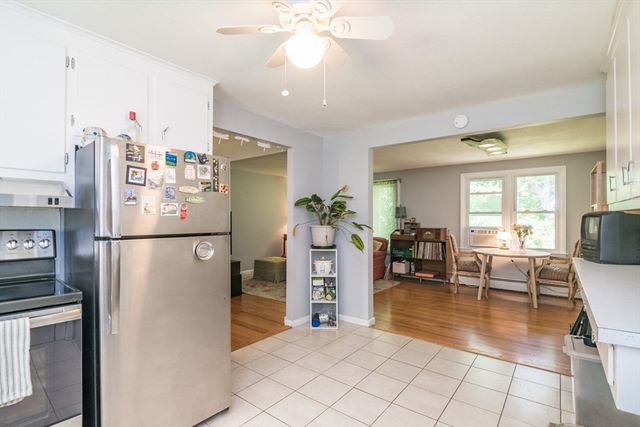 3 Montgomery Ave, Holyoke, MA 01040