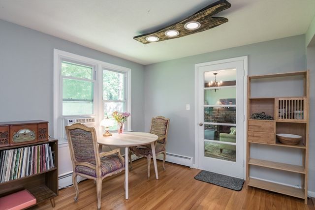 3 Montgomery Ave, Holyoke, MA 01040