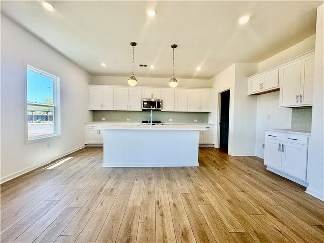 5432 Hargrove Way, Flowery Branch, GA 30542