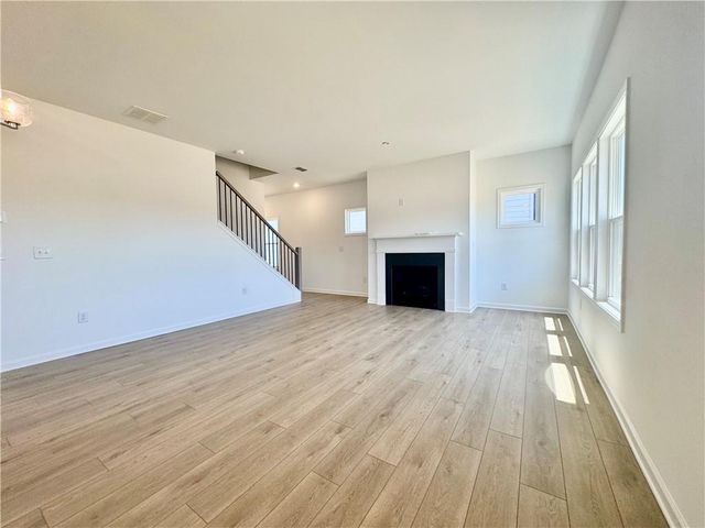 5432 Hargrove Way, Flowery Branch, GA 30542